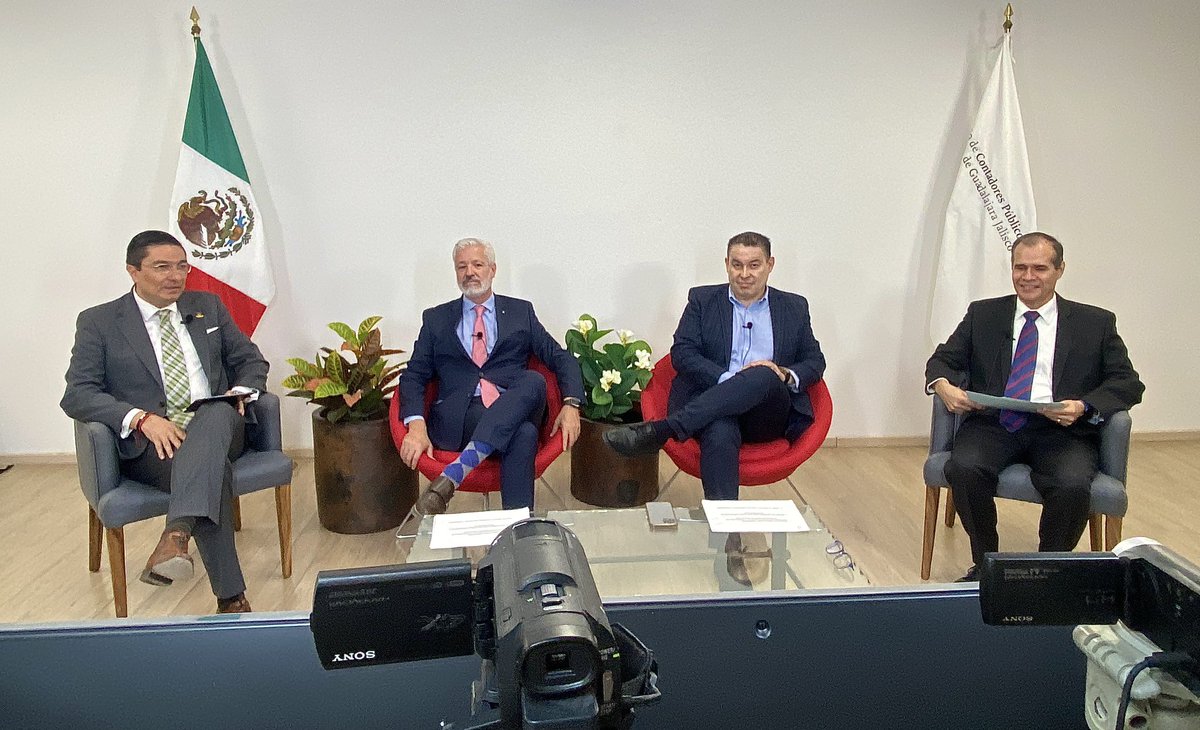 Amezcua8Alvarez's tweet photo. “𝗧𝗲𝗻𝗱𝗲𝗻𝗰𝗶𝗮𝘀 𝗮𝗰𝘁𝘂𝗮𝗹𝗲𝘀 𝗲𝗻 𝗗𝗲𝗿𝗲𝗰𝗵𝗼 𝗙𝗶𝘀𝗰𝗮𝗹 𝘆 𝗘𝗺𝗽𝗿𝗲𝘀𝗮𝗿𝗶𝗮𝗹”,
Haz clic en el siguiente enlace:
https://t.co/hsOuc1RLcl
#DiálogoTributario #CanalDigital #CCPGJ #INCAM #IMCP #Abogadosmexico #contadores #empresarios #abogadosgdl #controlores https://t.co/EefCLNnOUm