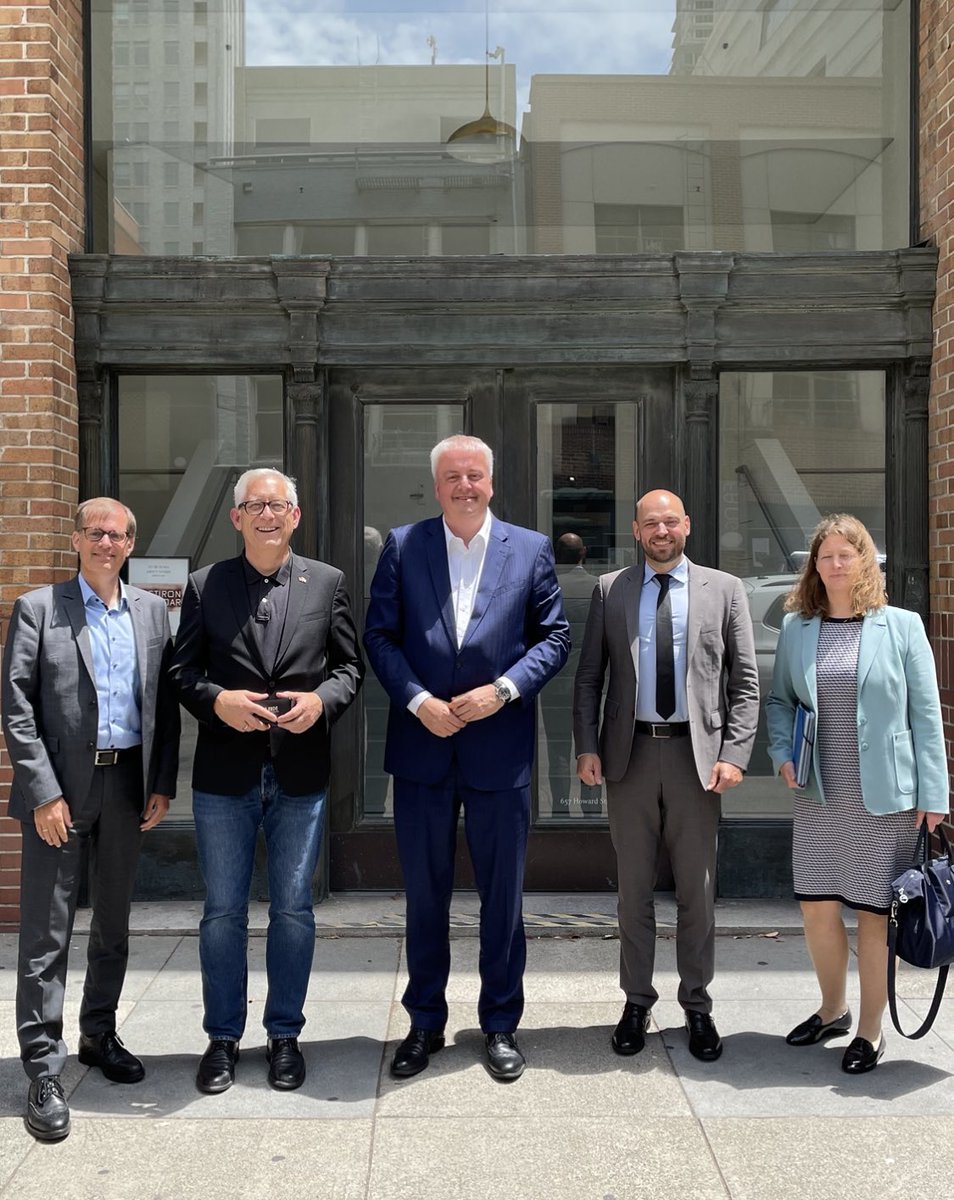 GermanyinSF's tweet photo. Welcome back once again to San Francisco @burkhardbalz, Member of the Board of the @bundesbank together with Julian Reischle and other delegates. Exciting talks planned on #paymenttransactions and #settlementsystems with corporates and banking supervision in the Bay Area! https://t.co/NctdqLqpmH