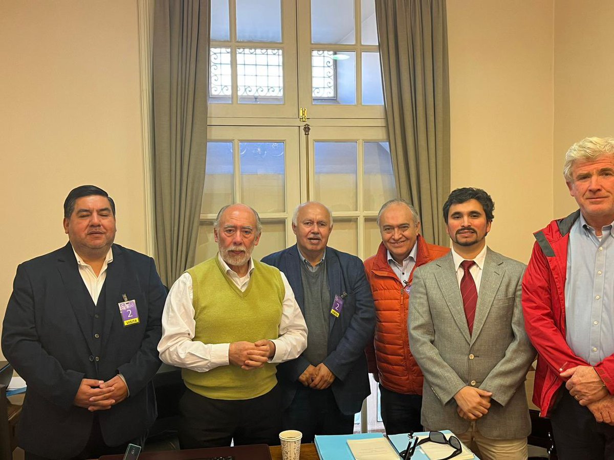 AncoreChile (@ancorechile1) on Twitter photo Agradecemos al Senador <a href="/ifloressenador/">Iván Flores García</a> por su compromiso y disposición para abordar juntos las prioridades de nuestras regiones. La seguridad es una de las principales preocupaciones para nuestras familias y requiere del esfuerzo conjunto de toda la institucionalidad pública. Agradecemos al Senador <a href="/ifloressenador/">Iván Flores García</a> por su compromiso y disposición para abordar juntos las prioridades de nuestras regiones. La seguridad es una de las principales preocupaciones para nuestras familias y requiere del esfuerzo conjunto de toda la institucionalidad pública.