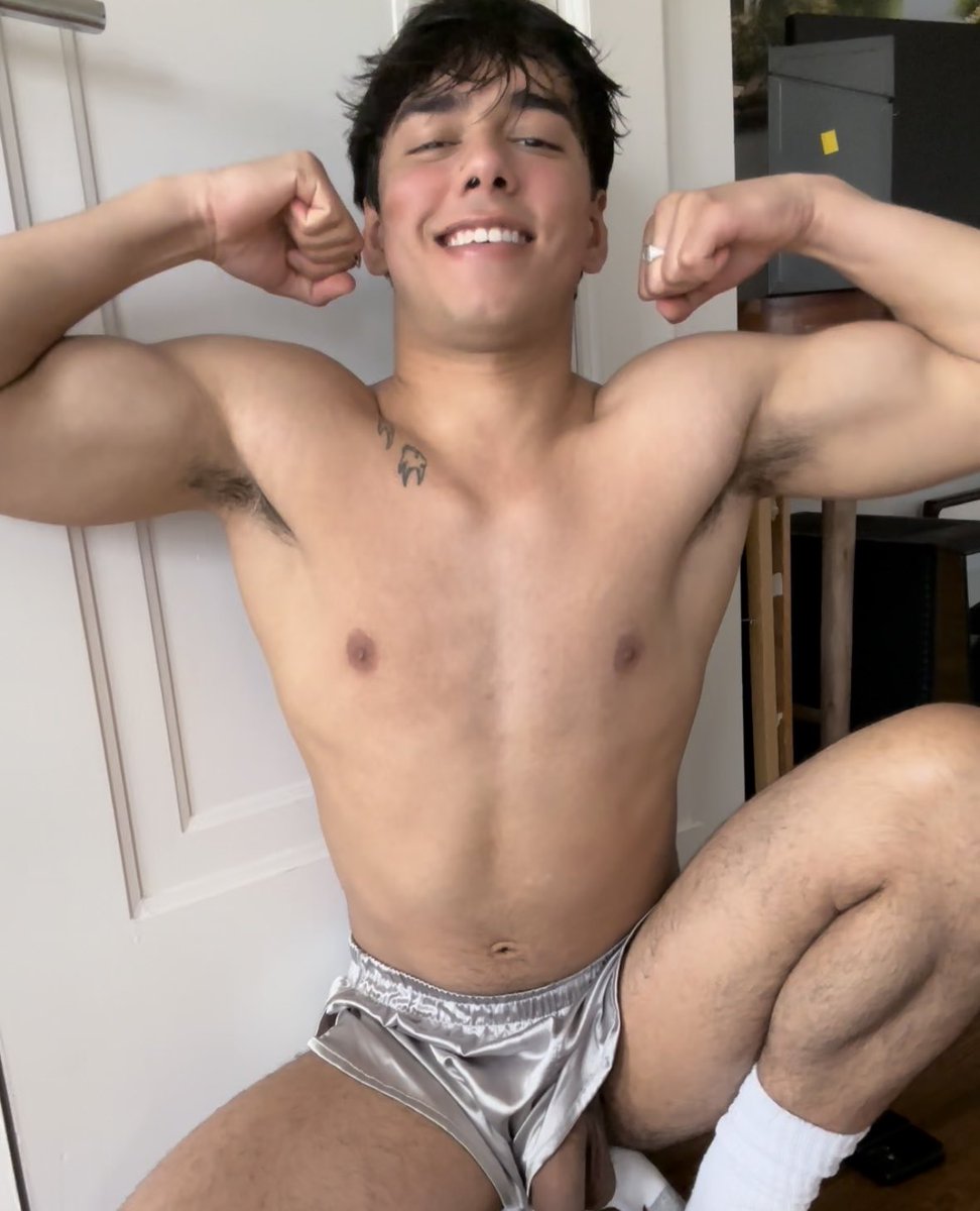 Chris Stone(18+) on Twitter: "My best muscle 🥩"