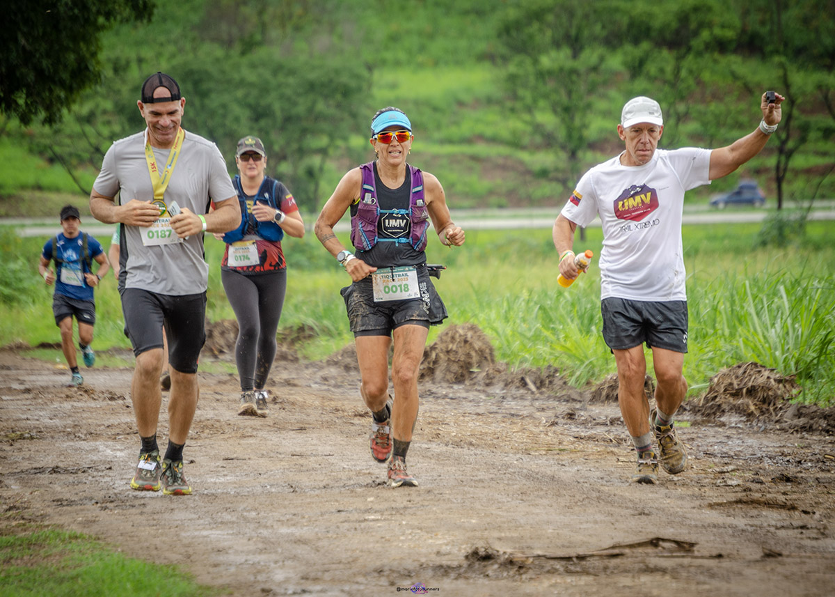 Cuando anhelas llegar a ese km infinito,donde sabes que te estarán esperando para animarte como si nada hubiera sucedido. #siemprehayfuerzas <a href="/andradej0an/">Joan Andrade Manzano</a> <a href="/ultramaratonve/">Ultra Maratones Vzla</a> 
#trailrunninglife