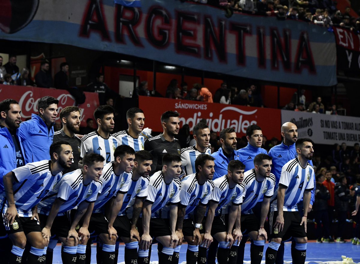 Newells's tweet photo. Futsal de alto vuelo en casa 🔝

🇦🇷 @Argentina se enfrenta a la selección de Vietnam 🇻🇳 en un amistoso internacional en el estadio Claudio Newell.

☑️ @FutsalNewells https://t.co/CvCO5DSrJ2