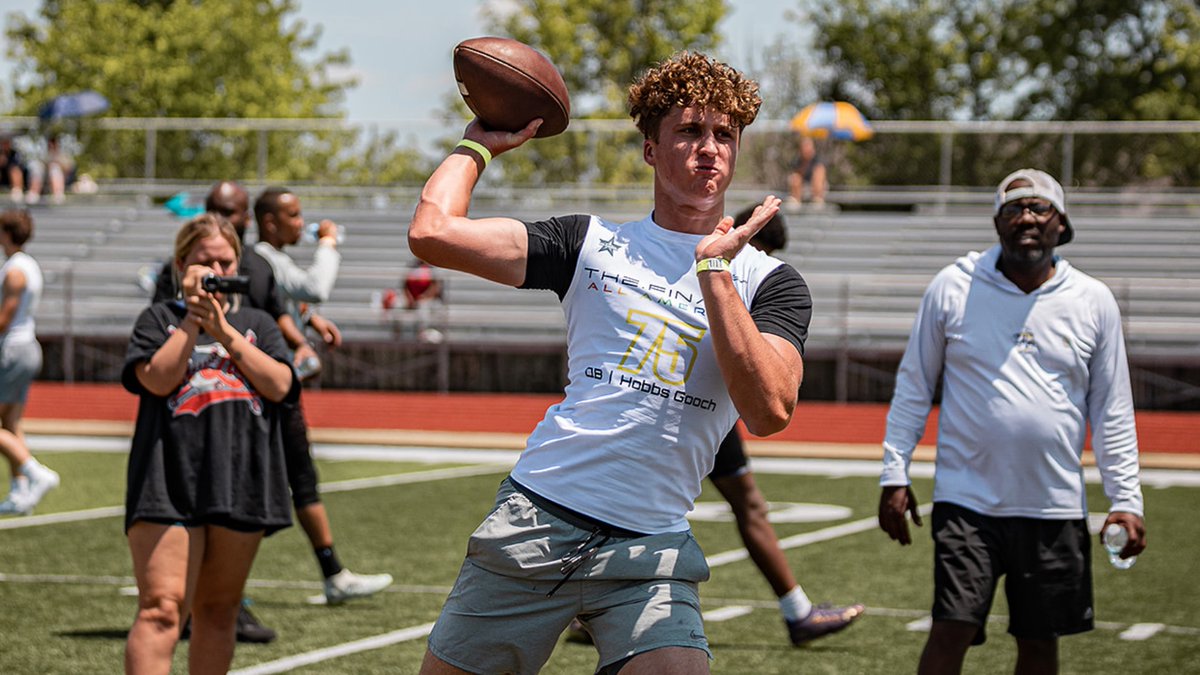 SIX STAR SHOWCASE COVERAGE I Ranking QB attendees from this camp season (2024) @caseyrooney10 @HobbsGooch @Gagebus @QuinnNorthrup @armonvinson @Jayden_Barnett5 @Rroweton @Jake6Ryan @WyattWoods26 STORY ▶️sixstarfootball.com/article/six-st…