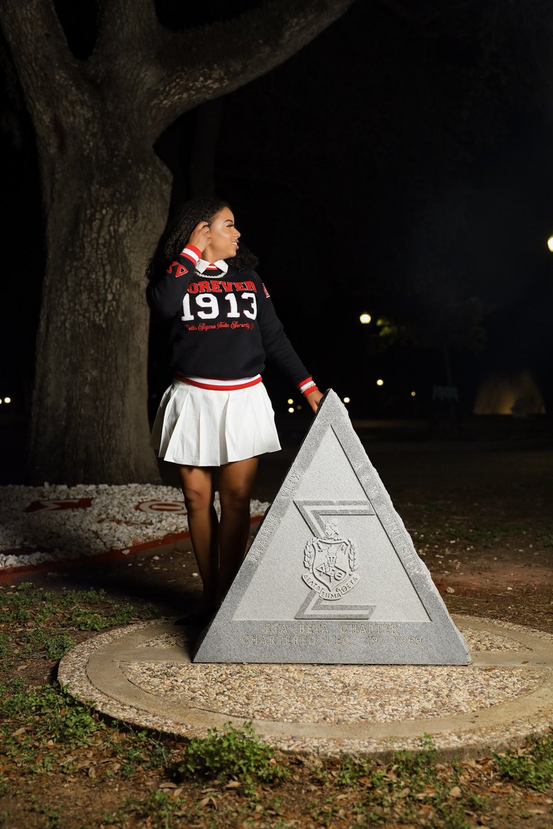 joordanshaw11's tweet photo. DST is the only way🔺 #aoml #dst https://t.co/jBkwsB1C0x