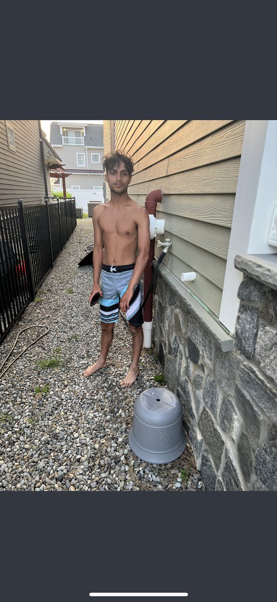boroassassin23's tweet photo. Justin and Koray eliminate Shaan 🔫 https://t.co/xAHf2aKeSb