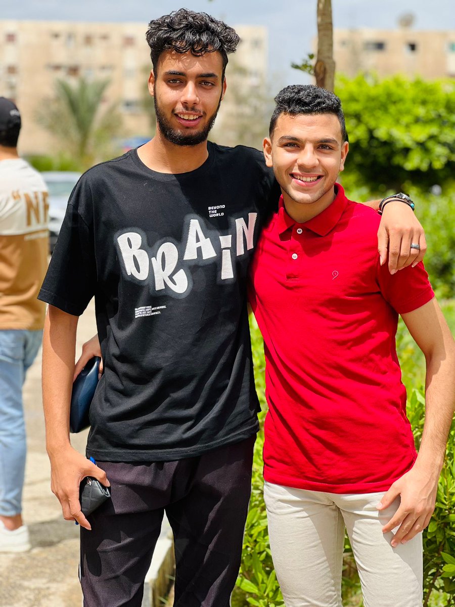 الدنيا خربانه بس احنا رليقيت 🥲😂😂