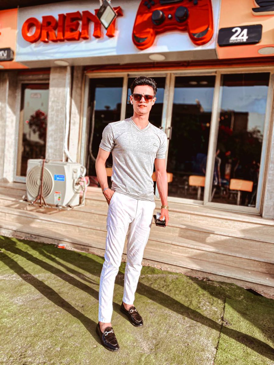 بالحب عشان النفوس تتراضه🖤🔱