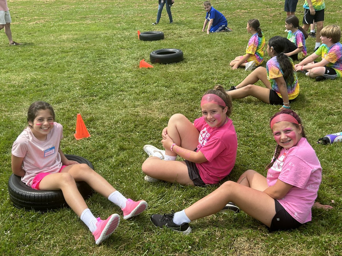 MViewSchool's tweet photo. Field day was a great success again this year! Thank you to Ms. Bongiovanni for organizing the entire event and thank you to all of the parents that showed up to volunteer! #mvdoesgreatthings https://t.co/Jd8kvy2EkG