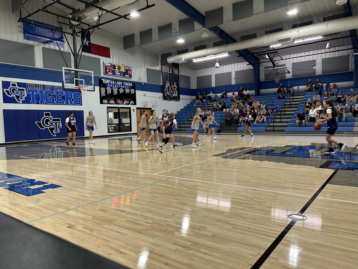 Night 2 of MS Summer League baby! Proud of these kids for showing up and showing out! 
#family #buildthehouse #bestdangkids