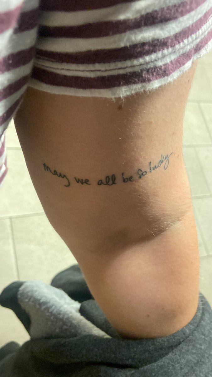 jving's tweet image. JESSIE NELSON JUST SENT SARA BAREILLES A PICTURE OF MY TATTOO AND I GOT TO TELL HER HOW MUCH WAITRESS MEANS TO ME 🥰😭🥰😭🥰