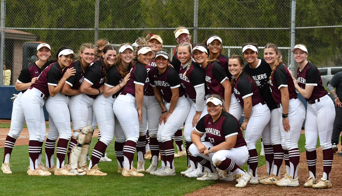 Happy #WorldSoftballDay 🥎🔥🤍