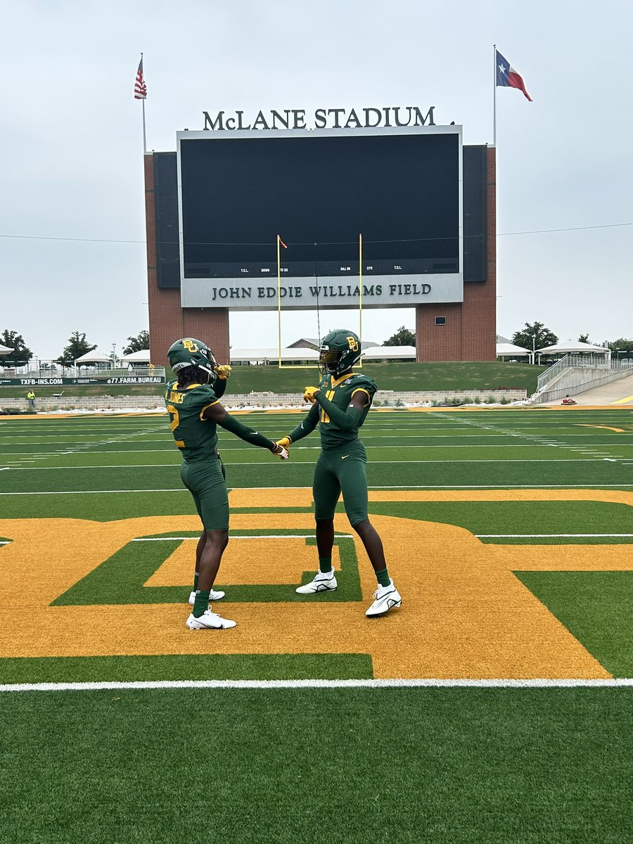 Had a great unofficial visit at Baylor today @CoachPowledge @Bell_Brian_ #SicEm @darea2jb