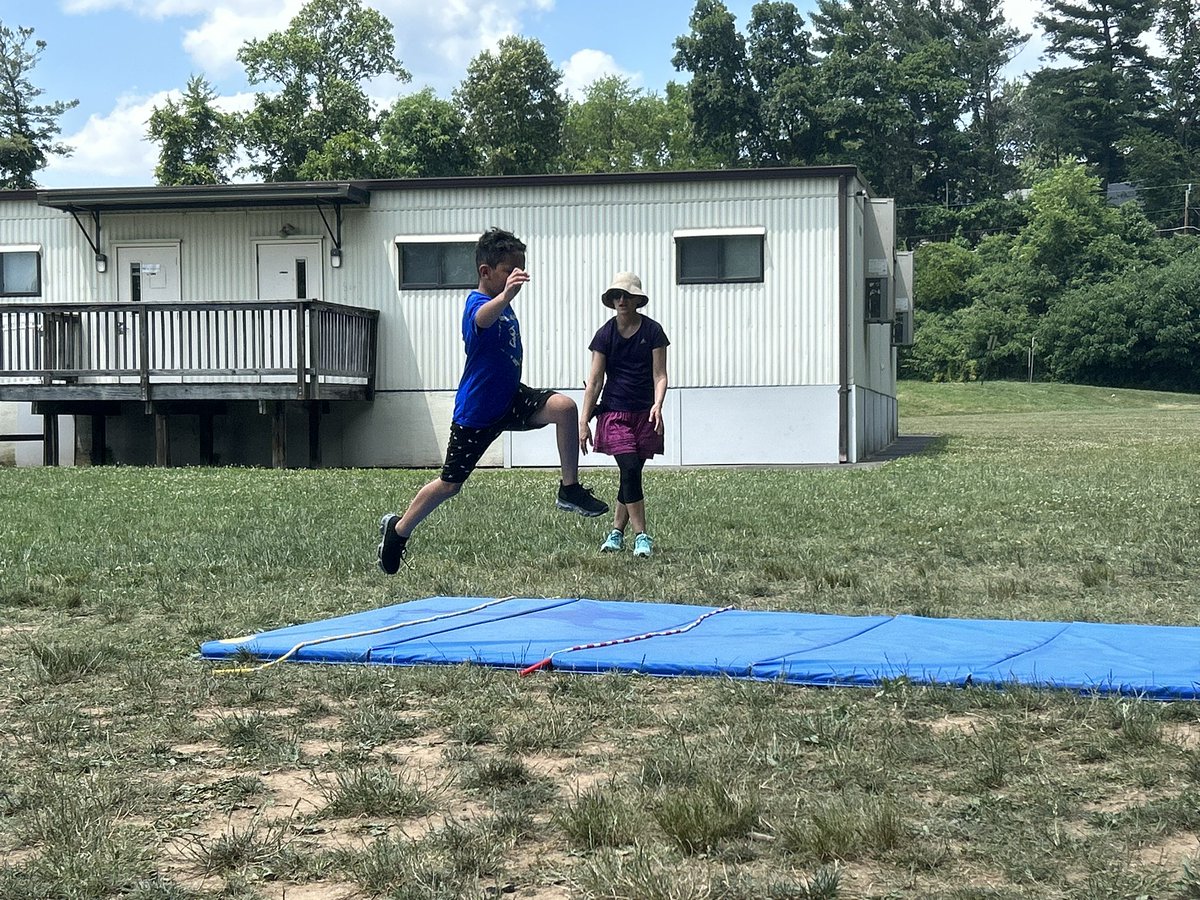 ☀️🕶️ F I E L D  D A Y  F U N!! 🕶️☀️ #GrahamFam #fieldday <a href="/GrahamRoadES/">Graham Road ES</a>