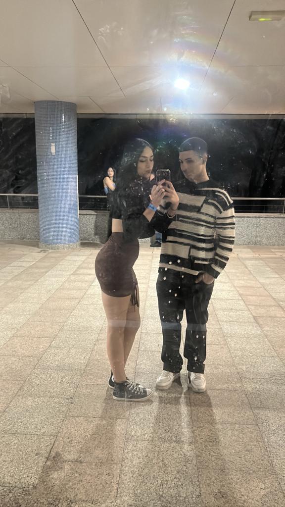 aitorcruzz's tweet photo. Que se note que la belleza viene de familia 🤫 https://t.co/8EUUzegxpQ