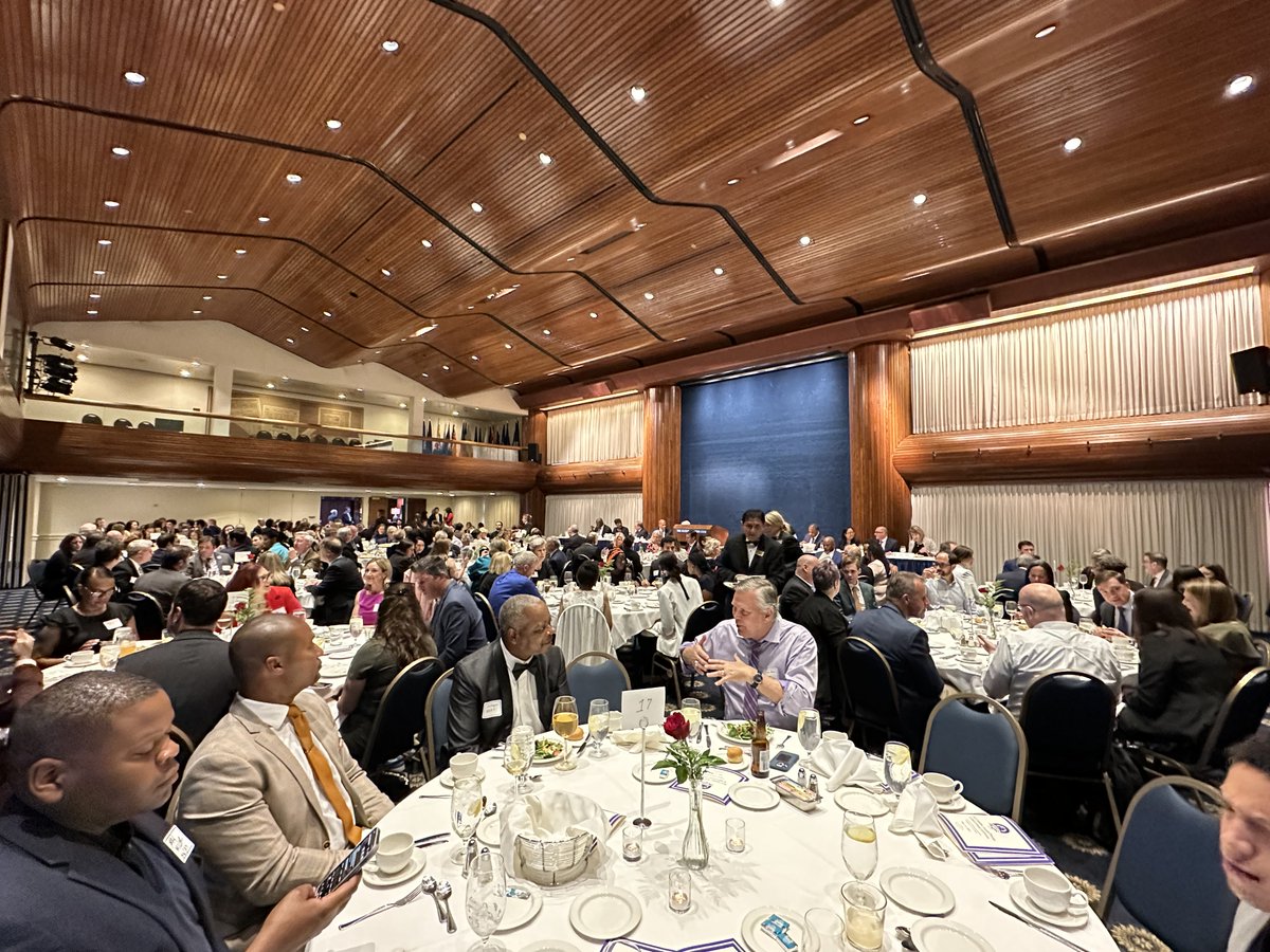 It's a packed house for our annual #DatelineAwards and Hall of Fame dinner.... Thanks to all the great journalists who are joining us tonight to honor our newest Hall of Fame inductees and learn the winners of the #DatelineAwards.