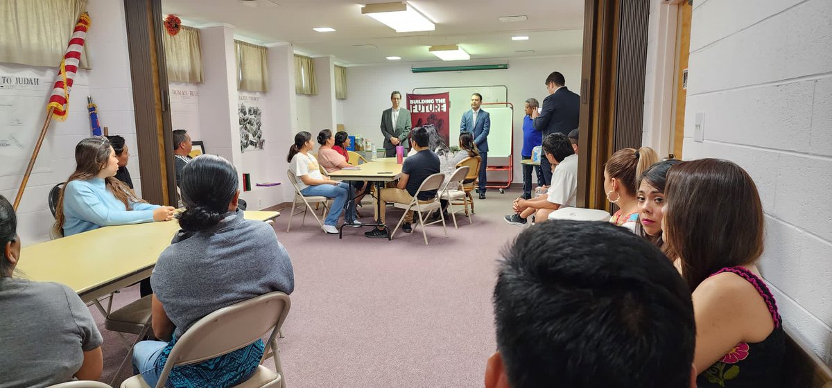 ConsulMexOrl's tweet photo. Continúa la agenda de trabajo de la @AMEXCID con una reunión en #Cleawater con jóvenes mexicanos DACA y Dreamers. https://t.co/ksQpKxWVca