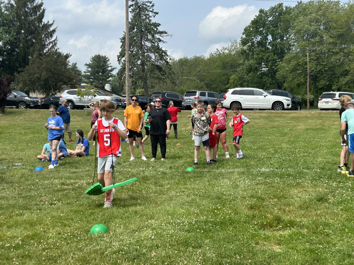MViewSchool's tweet photo. Field day was a great success again this year! Thank you to Ms. Bongiovanni for organizing the entire event and thank you to all of the parents that showed up to volunteer! #mvdoesgreatthings https://t.co/1JBE3xPNbi