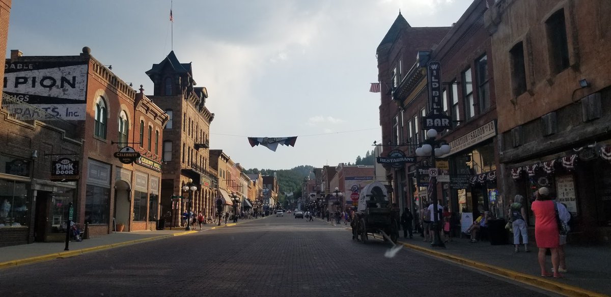 New town every hour on Twitter "Deadwood, South Dakota Population