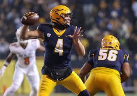 CapellRoyal's tweet image. #AGTG Blessed to receive my 10th offer from Toledo @CoachFlemWR @CoachJHeacock @ToledoQBs @CoachCalcuttaUT @Football_Steele @DEFCONTX7v7 @SAOcoachG @onimpact3 @samspiegs @SWiltfong247 @adamgorney #ONErocket