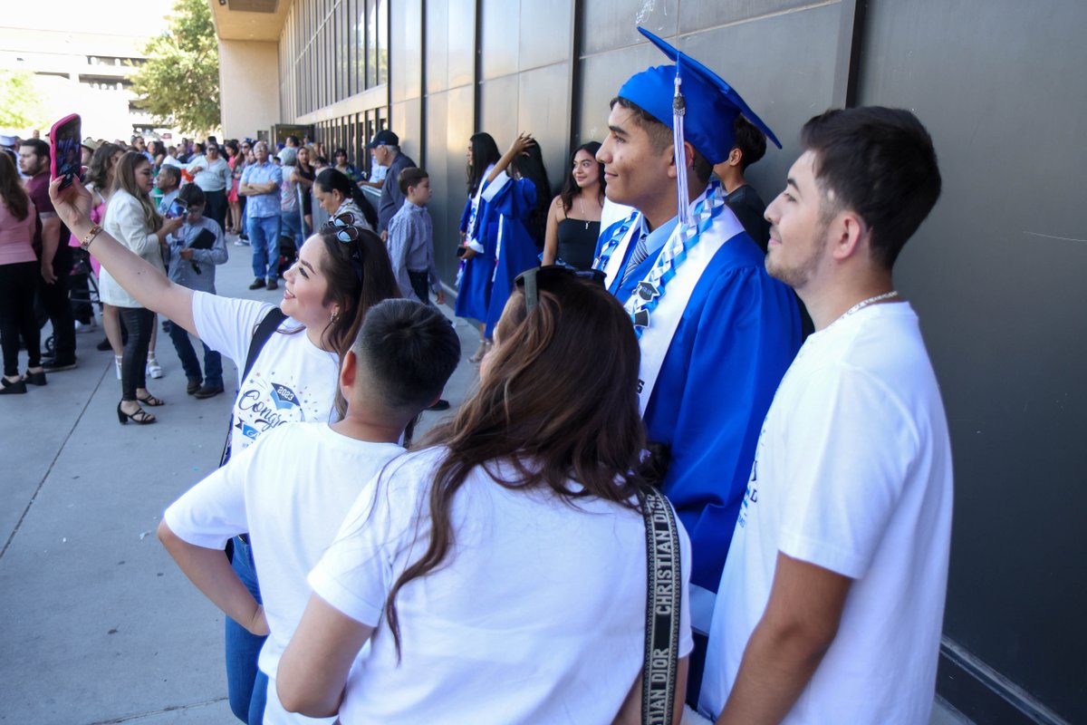 ELPASO_ISD's tweet photo. Bowie High School’s Class of 2023 crossed the stage at the Don Haskins Center on Tuesday with 228 graduates in a year that marked the 100th anniversary of the Bowie community. 🐻🎓

See photos, watch the replay ➡️ https://t.co/OA1FQ0raPo

#ItStartsWithUs #EPISDClassof2023 https://t.co/zgyV8c5ED9