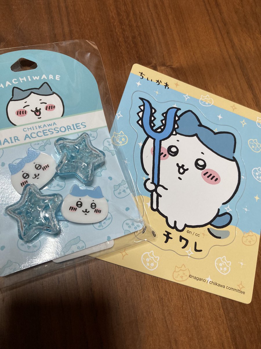 コンビニでおちびと一緒にちいかわカゴに入れてたら、店員さんが「かわいいよねぇ…ハチワレ…子どもだったらこのゴム付けられるのになぁ〜」って言ってくれた😂
マグネット、ハチワレちゃん大当たり! 