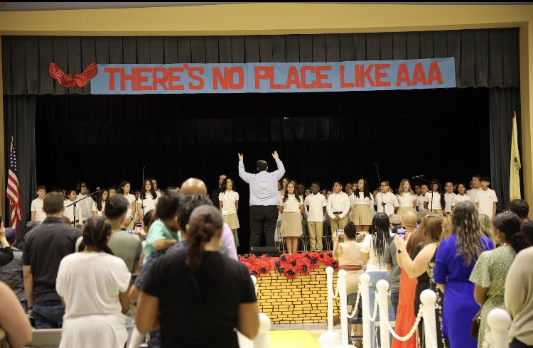 Esbarrett2000's tweet photo. Had an wonderful day celebrating our 5th graders at their Moving Up Ceremony! Our staff and students did an amazing job! @AmerigoSchool @LBpublicschools @StilesKelley @MaryMazzacco @careylee324 https://t.co/eE20LcrxsN