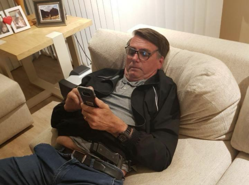 revistaforum's tweet photo. 🚨Casa caindo

Aprovada quebra de sigilo do celular de Bolsonaro pela CPMI dos Atos Golpistas

Saiba mais: https://t.co/xT2Zi2ySUy https://t.co/0afT02Xs5e