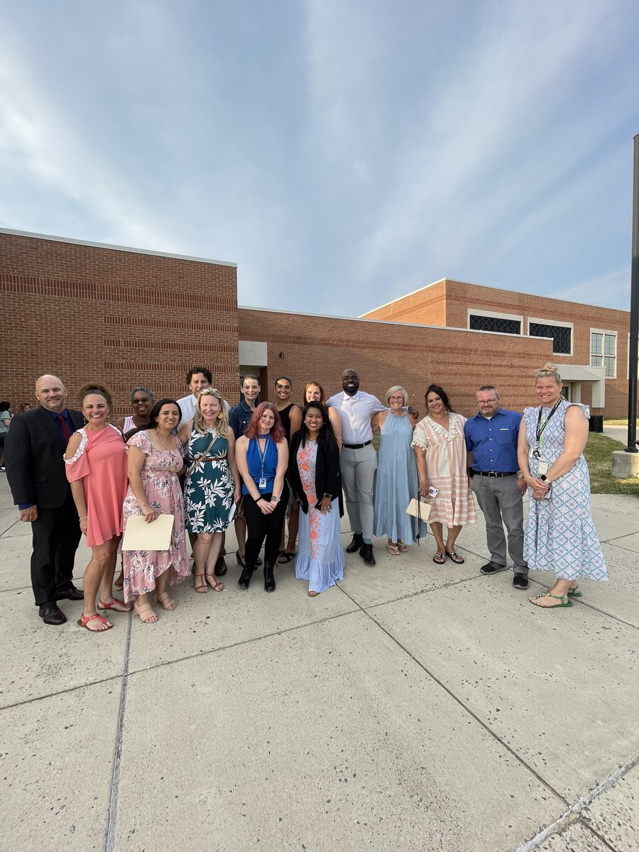 csl_msmax's tweet image. A big congratulations to our incredible 5th grade class and our 5th grade team!! We are so proud of our eagles!! 🦅🎓☺️