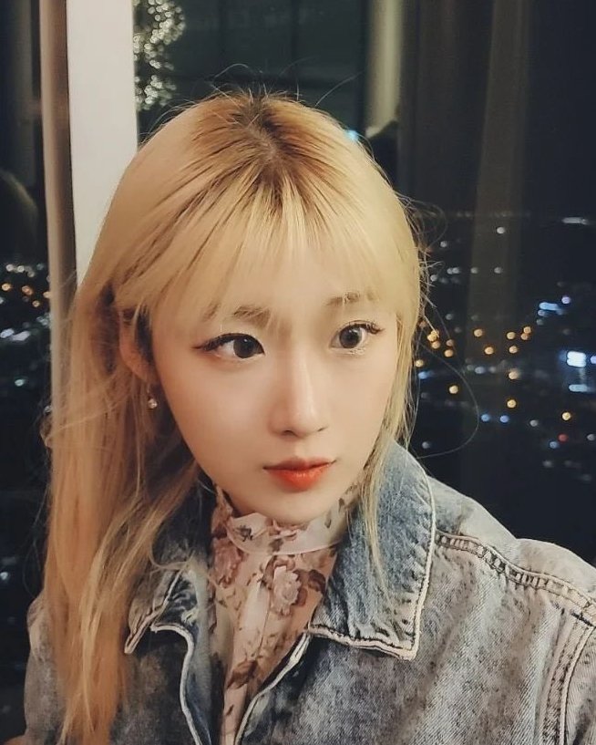 night vibe ryoung 🌃✨ 

[#gwsn #공원소녀 #seoryoung #서령 <a href="/official_GWSN/">공원소녀 GWSN</a>]