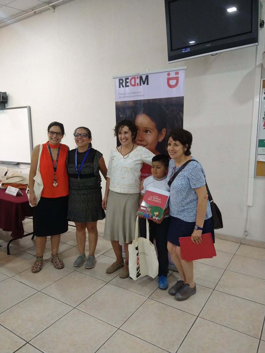 Presentación:Una historia de niñez
Cuentos incluyentes para arrojar luz sobre las infancias y sus historias
Cuentos + REDIM <a href="/derechoinfancia/">Derechos Infancia</a>
issuu.com/infanciacuenta