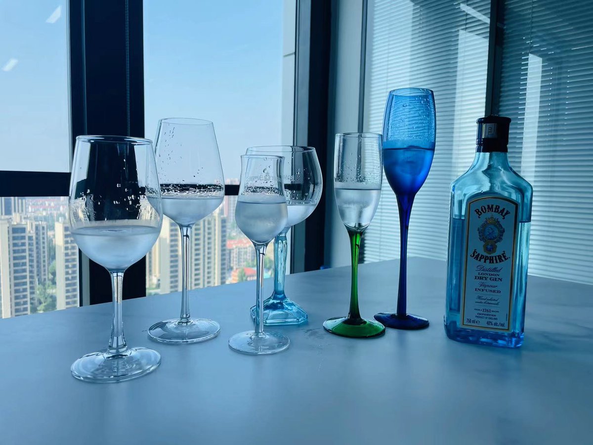 Start your day with a drink, which is even more perfect with custom-made glasses and bottles 😍 😍 😍

#jyglass #ginbottle #bacardi #gin #goodmorning #glasses #glassbottle #glassbottles #oemfactory #oemsupplier #liquorbottles #spiritbottle #spirits #liquor #stemware #goblet