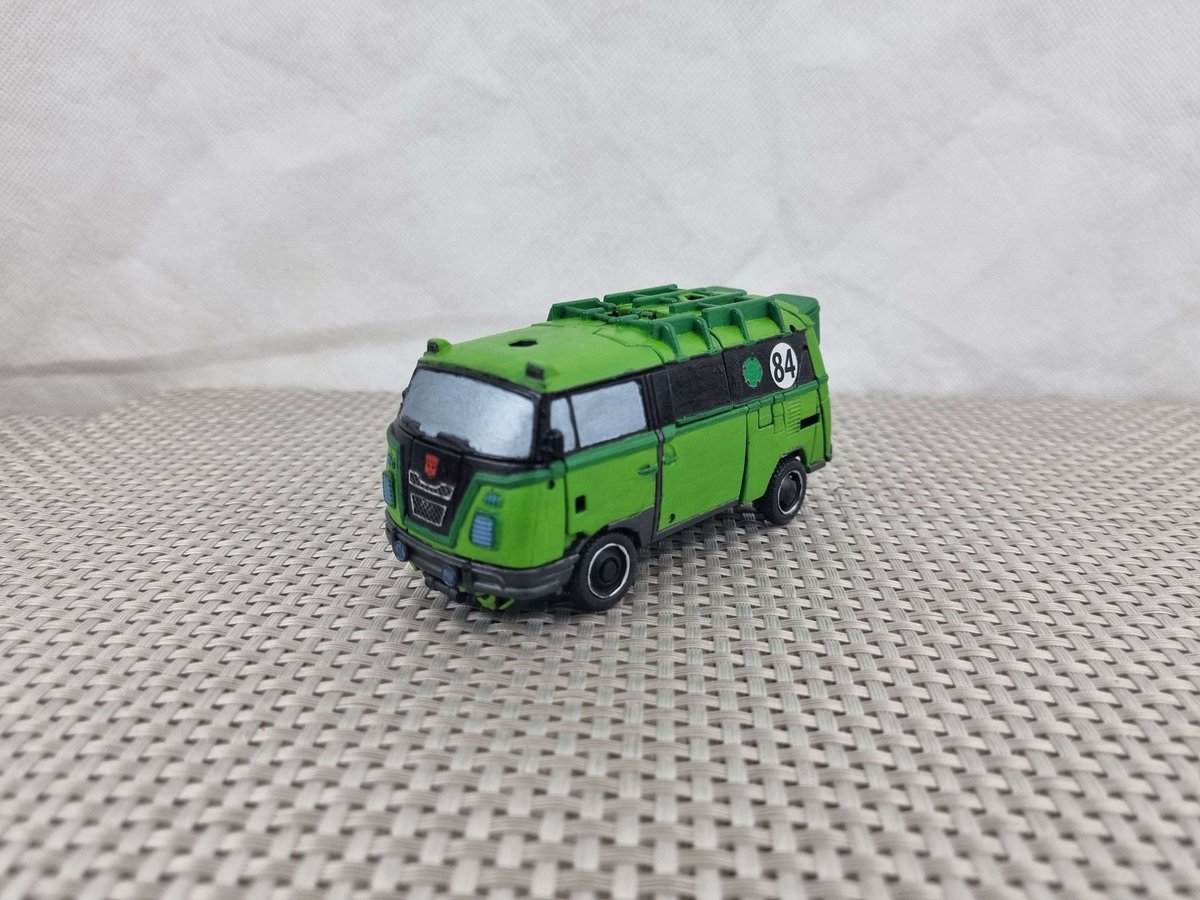 CosmicConker's tweet image. Custom Skids made using Transformers Rise of the Beasts Wheeljack (Pablo), inspired by his Revenge of the Fallen colours.