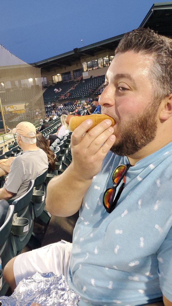 @NewBritainBees The man is slowing down but this is number 12! @martinrosolsinc #DollarDogNight #CheaperByTheDozen