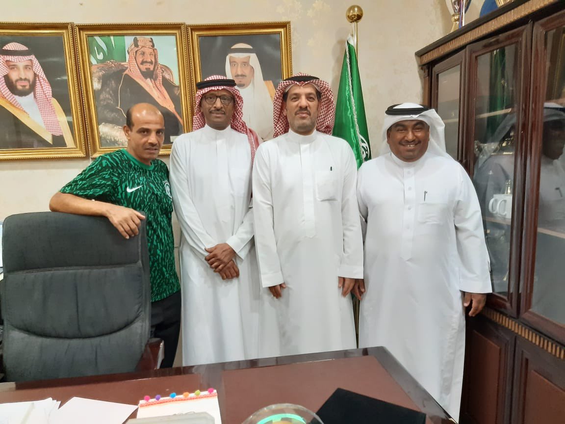 تشرفنا بزيارة
الاستاذ عبدالعزيز يوسف الحسن عضو مجلس ادارة نادي النهضة
والمهندس طارق عبدالرحمن العثمان وسيط رسمي معتمد
وكان في الاستقبال الاستاذ منصور السهلي رئيس النادي والأستاذ حمد الحميد عضو مجلس الإدارة والأستاذ مسفر السهلي الرئيس التنفيذي
وتم خلال الزيارة تبادل الخبرات