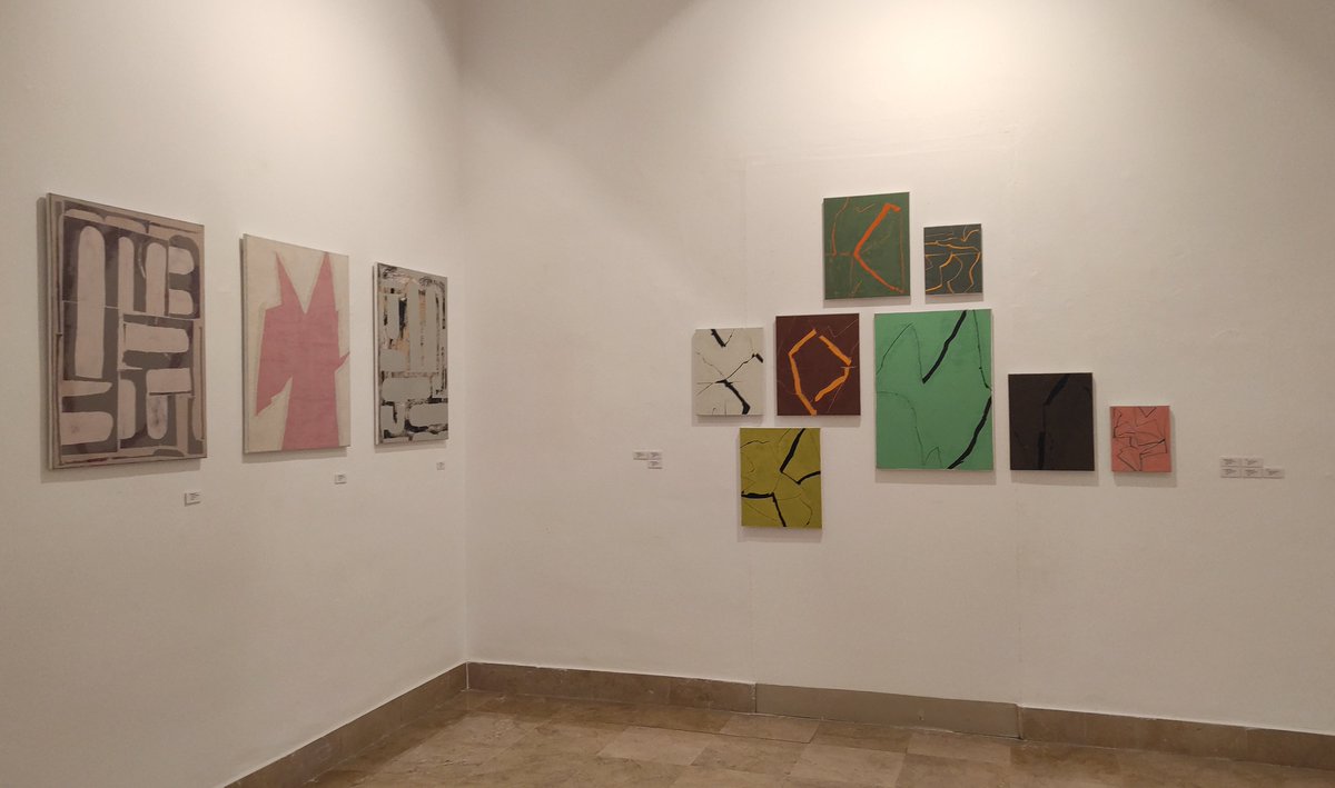 #ViernesDeArte 'Línea de Flotación', del artista Tomás Cordero  en la Casa de la Provincia.
.
Una #exposición que reúne los trabajos pictóricos de los últimos dos años, #pintura abstracta que explora los procesos utilizados en diferentes formatos
.
Hasta el 2 de julio. @DIPUSEVI