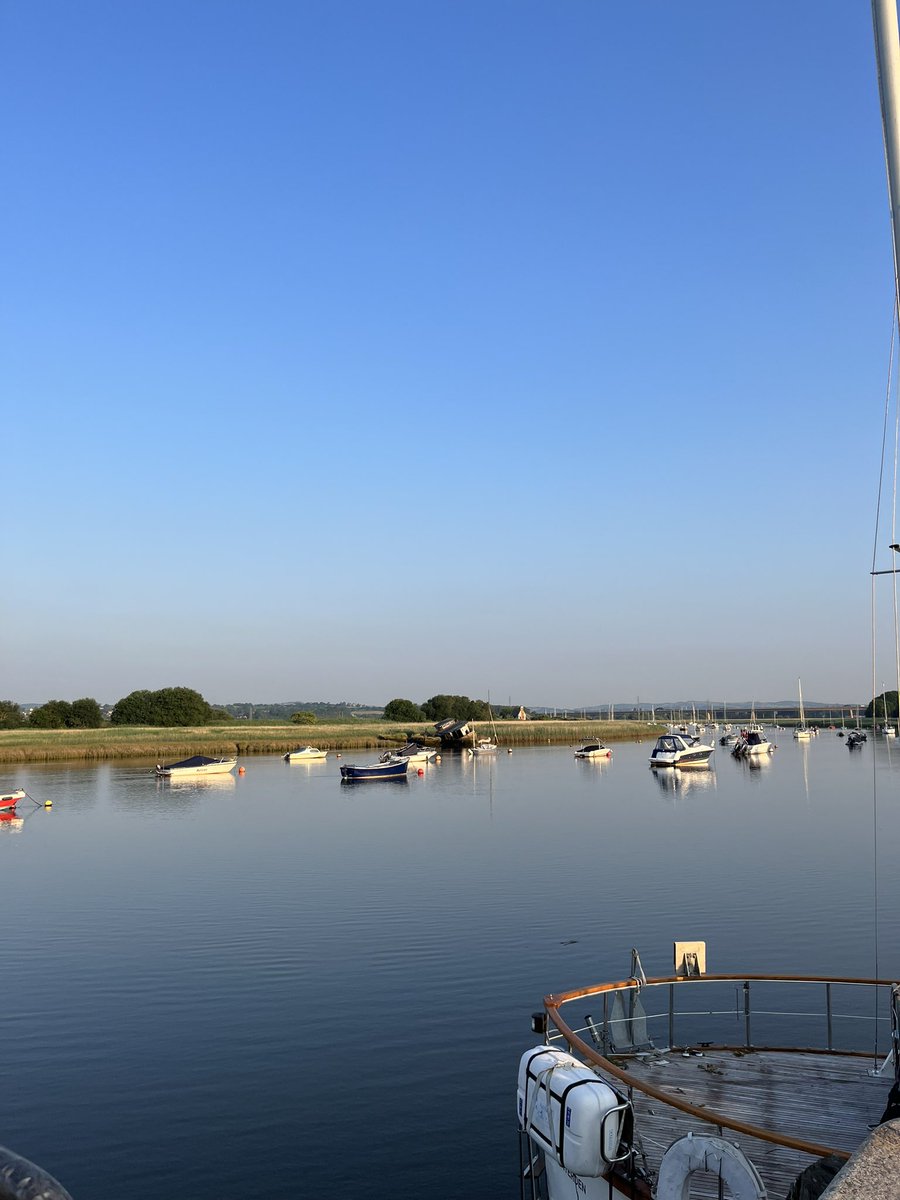 Here’s the view from one of our free-to-use community benches on #Topsham Quay. It’s like having your own boat at the quayside, but without the mooring and maintenance fees! Come on down!
