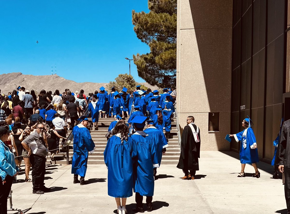 Congratulations Class of 2023 💙
<a href="/rgandarilla99/">Rose Gandarilla</a> <a href="/corina_favela/">Corina Favela</a> <a href="/celestecjacquez/">Celeste Cano Jacquez</a>