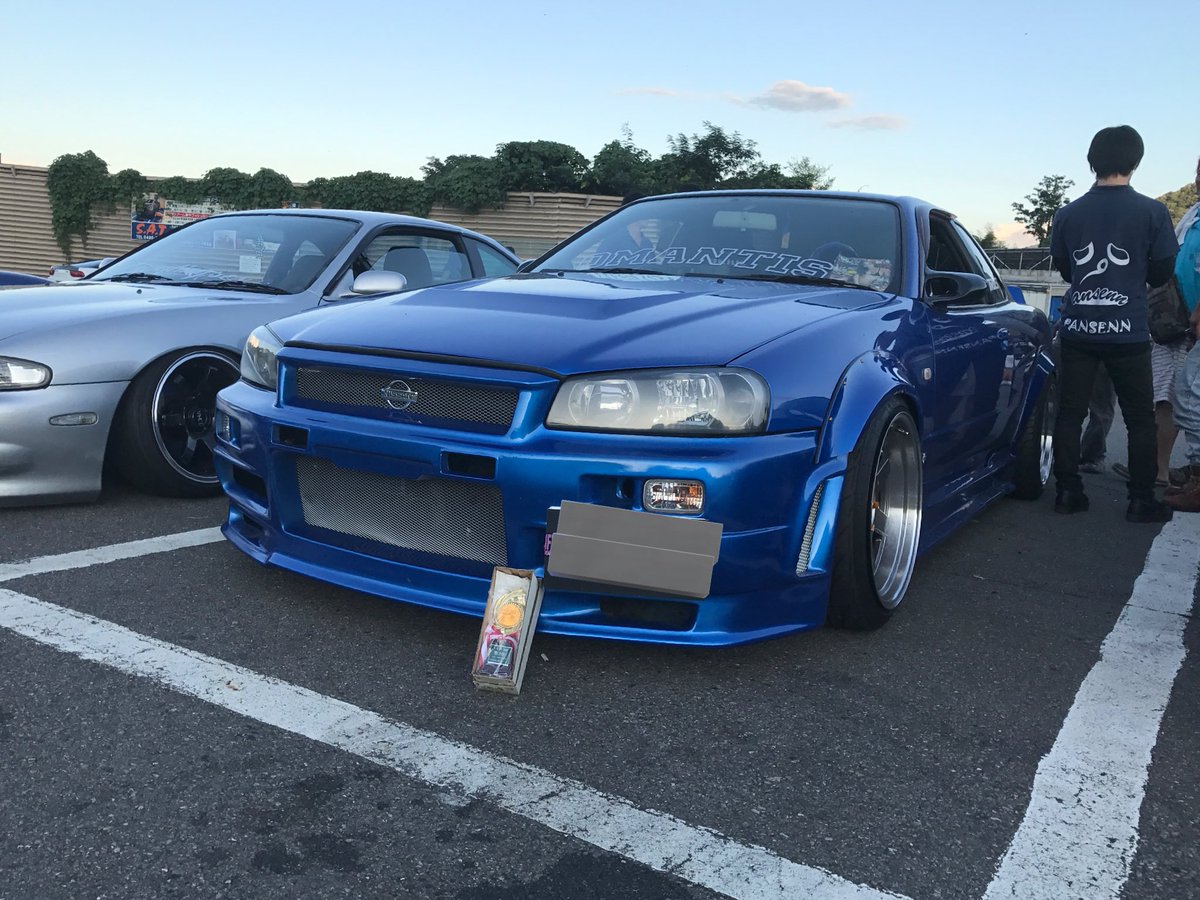 OMANTISKYLINE's tweet photo. はぁ〜バンパー落ちててもカッコいい🙄 https://t.co/mZnjn8nJ0k