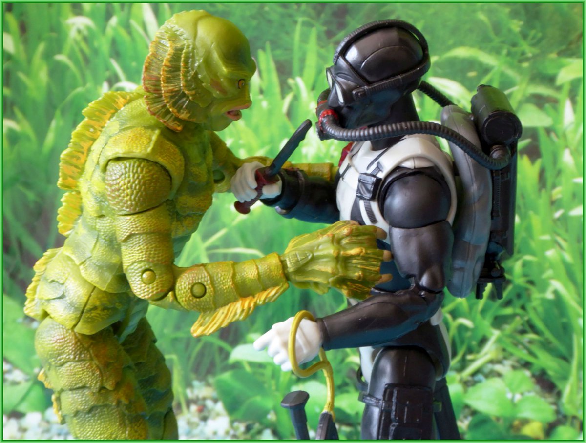 Day 14
As if Cobra wasn't enough to deal with, Torpedo encounters a new threat.
#GIJoe #GIJoeClassified #YoJoeJune #UniversalMonsters #JadaToys