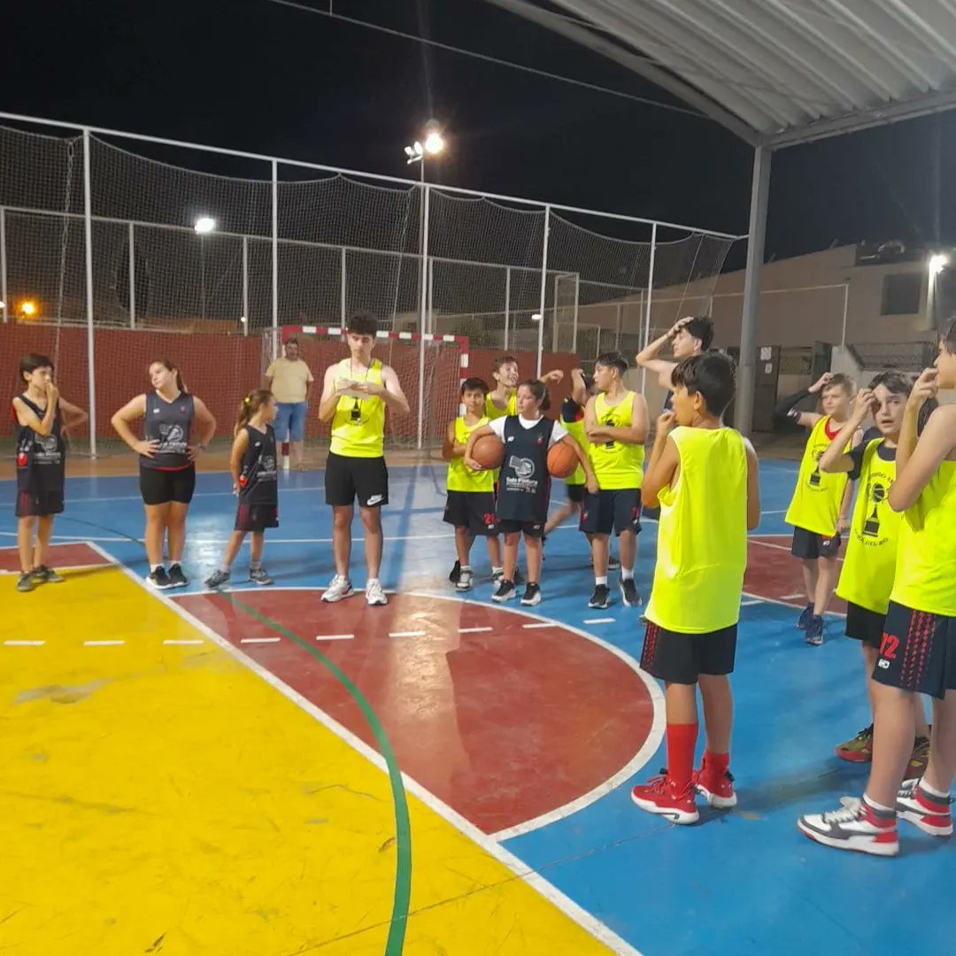 Lora Club Baloncesto tweet media