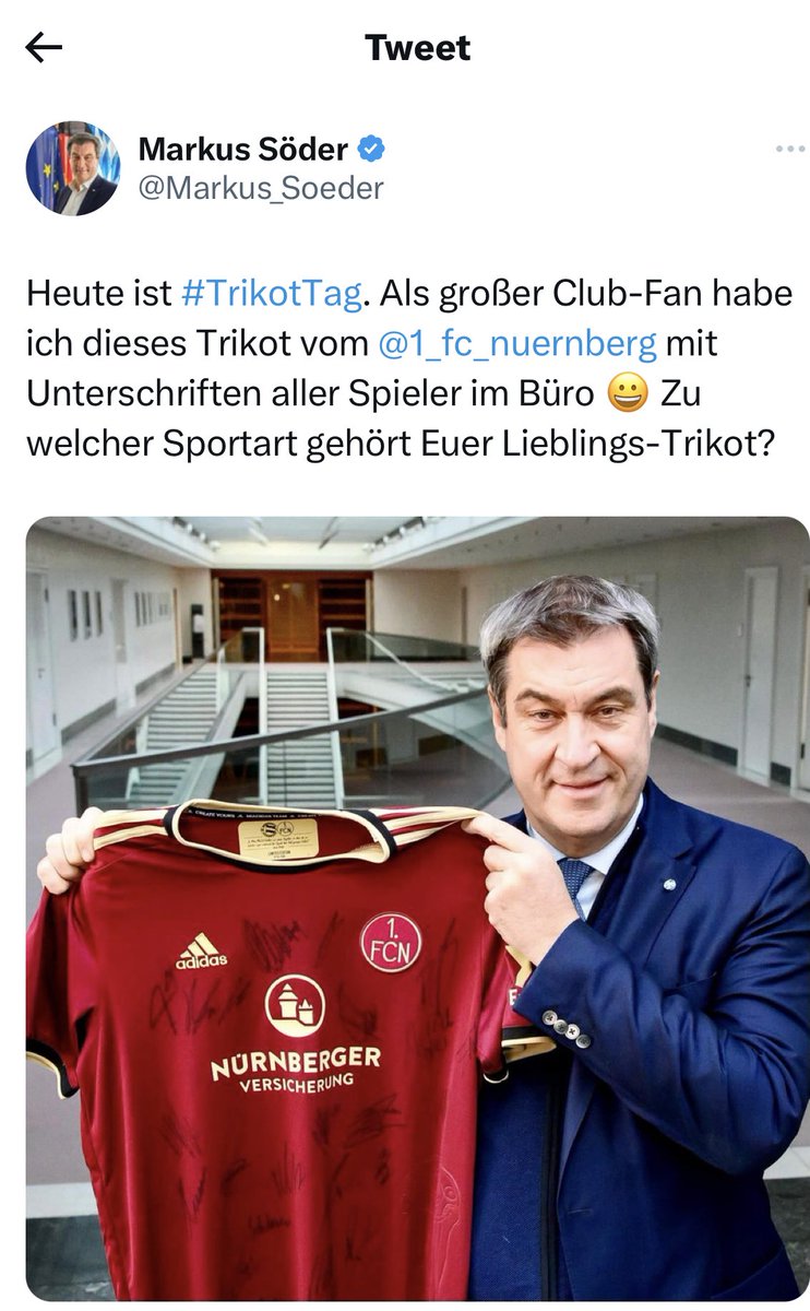 Leider kann sich nicht einmal #DerClub seine „Fans“ aussuchen 🤷‍♂️
Als lebenslang an diesen Verein geketteter Fan ist nur festzuhalten, dass der hier mit seinen Emotionen halt ähnlich wendehälsig und vertriebsorientiert umgeht wie mit seinen politischen Ansichten und Überzeugungen.