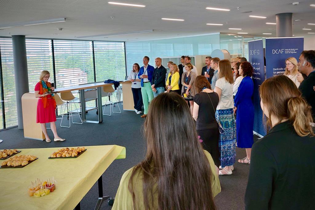 An enthusiastic moment yesterday with our team to remind ourselves that the work towards #genderequality is far from finished. At @DCAF_Geneva we want to continue to lead the way & I was proud to present my commitments as one of the #INTGenderChampions. Happy #14June!