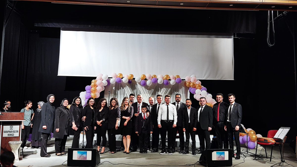 Türk Müziği Koromuzca Hayat Boyu Öğrenme Haftası etkinlikleri kapsamında düzenlenen Türk Halk Müziği konserini yoğun bir katılımla icra ettik.Salonu doldurarak bize destek veren tüm misafirlerimize teşekkür ederiz...
<a href="/oguzcemmurat/">Oğuz Cem Murat</a> 
<a href="/gokhanmurat1/">Murat YİĞİT</a>
<a href="/ibrahimOnal84/">İbrahim ÖNAL</a> 
<a href="/aicalan/">Ahmet İçalan 🇹🇷</a>
<a href="/ANbelge/">aydınbelge</a>