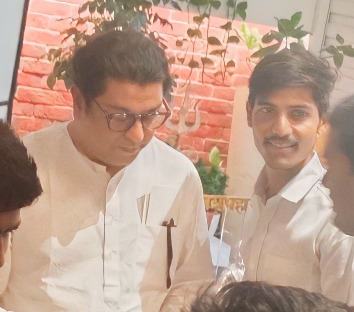 Ram Jadhav - राम जाधव (@im_rjadhav14) on Twitter photo महाराष्ट्र धर्मासाठी "राज ठाकरे"
मराठी हितासाठी "राज ठाकरे"
भूमिपुत्र हक्कांसाठी "राज ठाकरे" 
कामगार हक्कांसाठी "राज ठाकरे" 
नागरी प्रश्नांसाठी "राज ठाकरे"
हिंदू रक्षणासाठी "राज ठाकरे"
मराठी सण - उत्सवासाठी "राज ठाकरे"
शेतकऱ्यांसाठी "राज ठाकरे"
#HBDRajThackeray  साहेब❤️ महाराष्ट्र धर्मासाठी "राज ठाकरे"
मराठी हितासाठी "राज ठाकरे"
भूमिपुत्र हक्कांसाठी "राज ठाकरे" 
कामगार हक्कांसाठी "राज ठाकरे" 
नागरी प्रश्नांसाठी "राज ठाकरे"
हिंदू रक्षणासाठी "राज ठाकरे"
मराठी सण - उत्सवासाठी "राज ठाकरे"
शेतकऱ्यांसाठी "राज ठाकरे"
#HBDRajThackeray  साहेब❤️