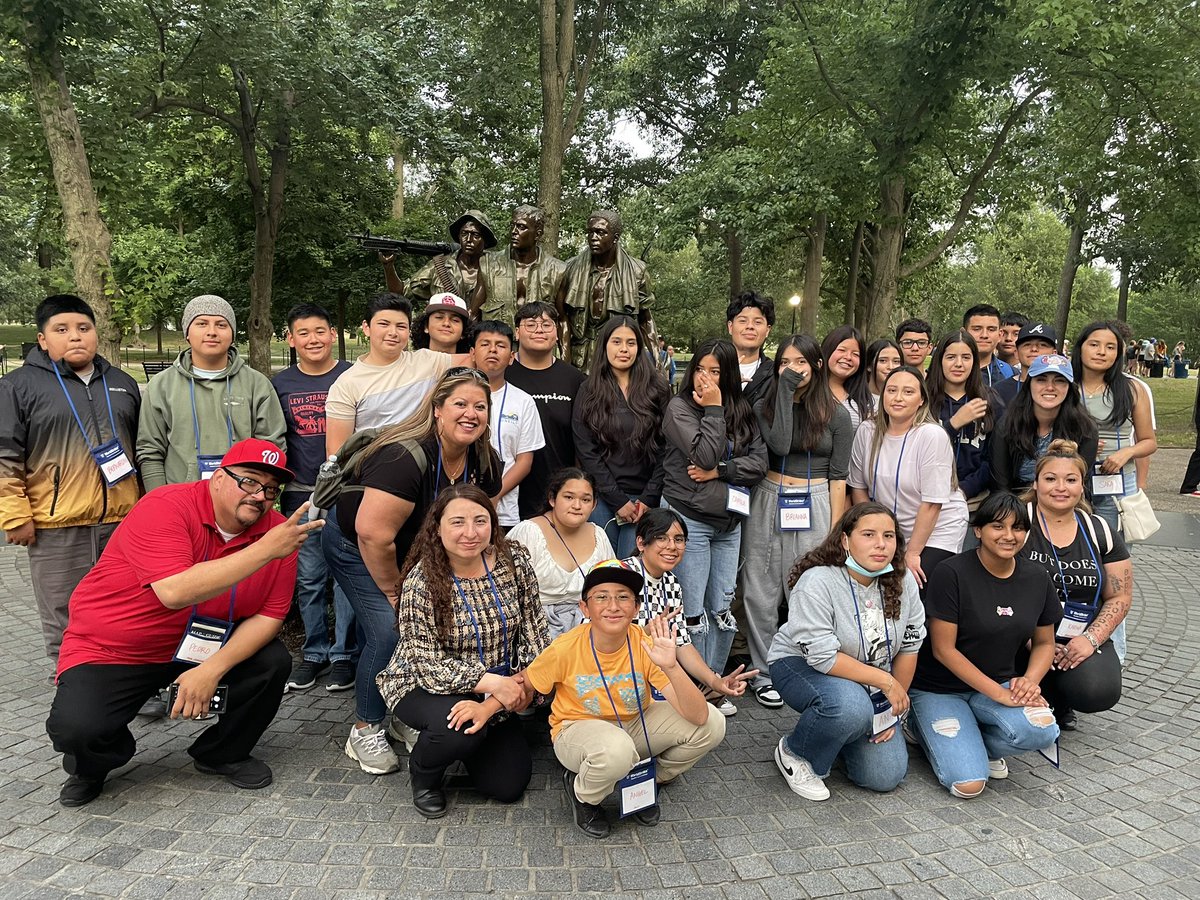 At the Vietnam Memorial #vvmstodcny2023 <a href="/zjgalvan/">Dr. Zandra Jo Galván 🩷</a> <a href="/LCortezGUSD/">Laura Cortez</a> <a href="/VistaVerdeGrizz/">Vista Verde</a> <a href="/GUSDEdServices/">Greenfield Union SD</a>