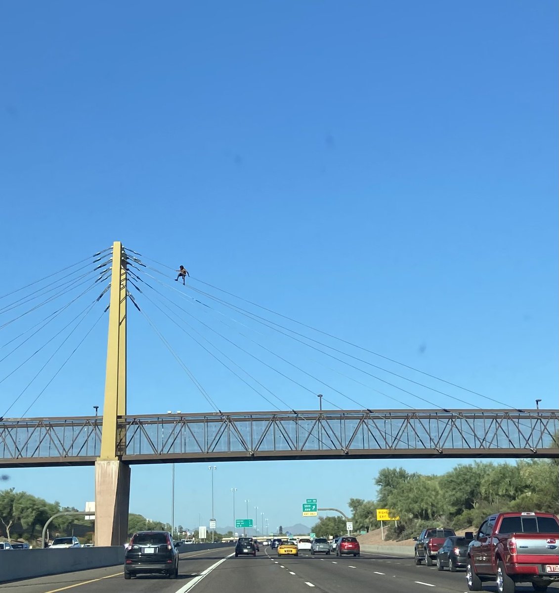 Tense scene high above the eastbound 101 in the NW Valley on the drive home today. Hope this had a safe ending. @CBS5AZ  @abc15 @12News