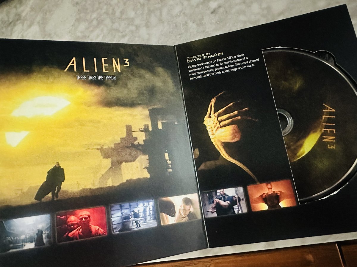 I guess it’s an #Alien3: The Assembly Cut kind of a night. 🎞️📀 #DavidFincher #SigourneyWeaver #90smovies #FilmTwitter #BluRay #PhysicalMedia