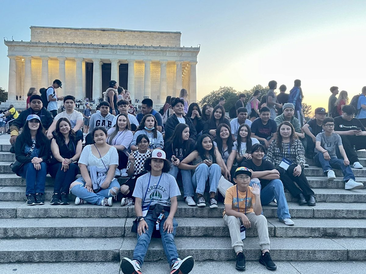 The Lincoln Memorial 🏛️ #vvmstodcny2023 <a href="/zjgalvan/">Dr. Zandra Jo Galván 🩷</a> <a href="/LCortezGUSD/">Laura Cortez</a> <a href="/VistaVerdeGrizz/">Vista Verde</a> <a href="/GUSDEdServices/">Greenfield Union SD</a>