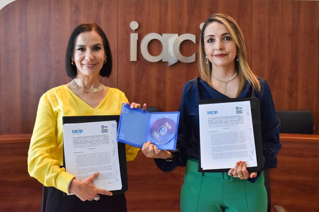 itaih_hidalgo's tweet photo. En representación del @itaih_hidalgo la Comisionada Presidenta @Myrna_Moncada firmó un convenio de colaboración con el @IACIPGTOa través de su Presidenta @marielahuertag para ceder a Hidalgo los derechos del #SICOV (1) https://t.co/2WyXDoEILZ