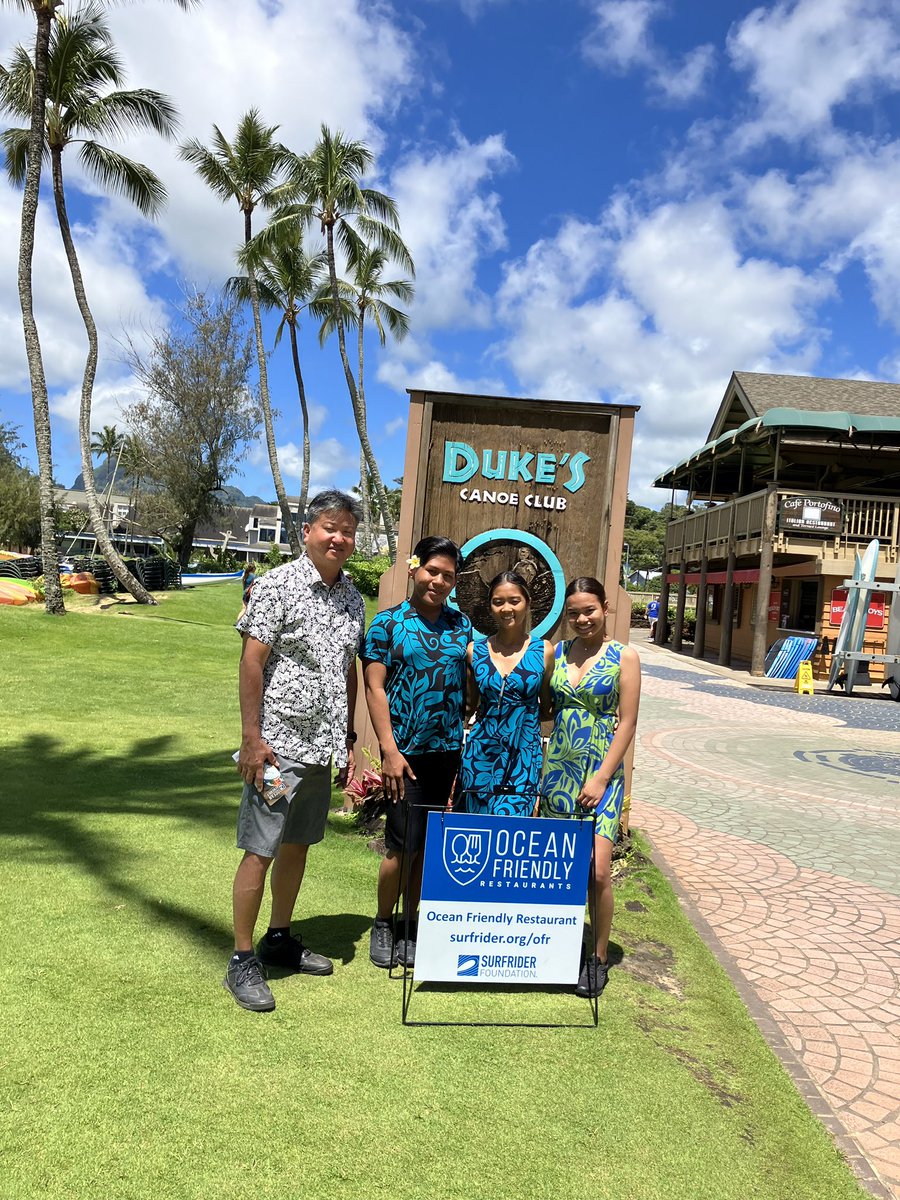 Congratulations to #DukesCanoeClubKauai on becoming a Surfrider Ocean Friendly Restaurant! Our OFR’s refuse single-use plastics and embrace sustainability practices. 
👏💙🌊
#oceanfriendlyrestaurants
#SurfriderKauai